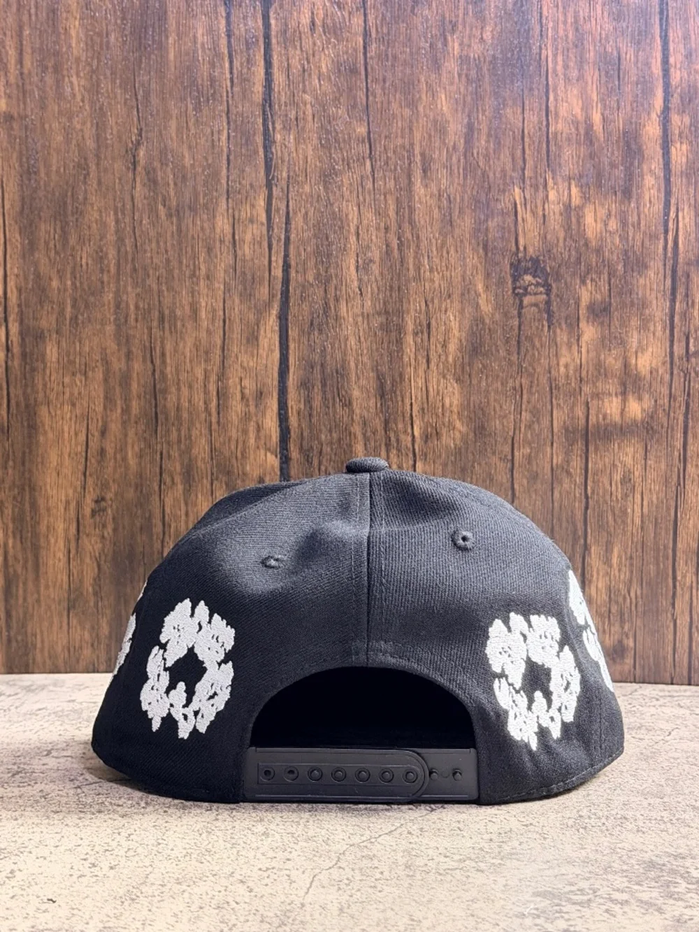 NWT New Era 9FIFTY New York Yankees Black Floral Snapback Hat OSFA - Picture 3 of 5